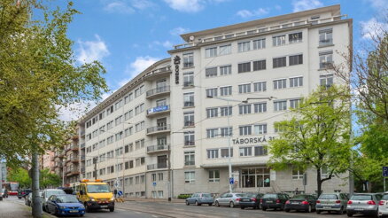 TÁBORSKÁ OFFICE BUILDING 31