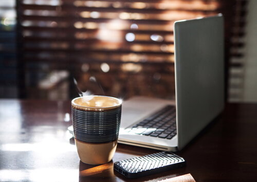 HOT DESK